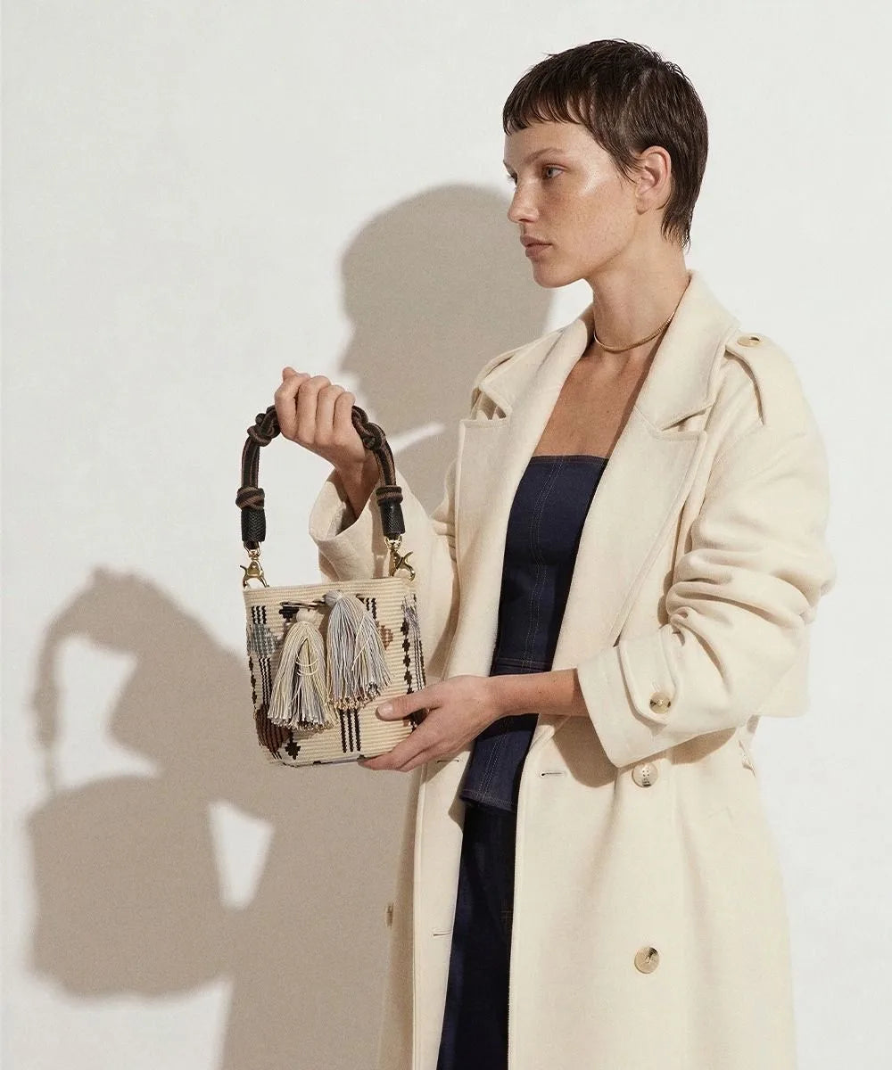 Crossbody M תיק עם ידית מקרמה