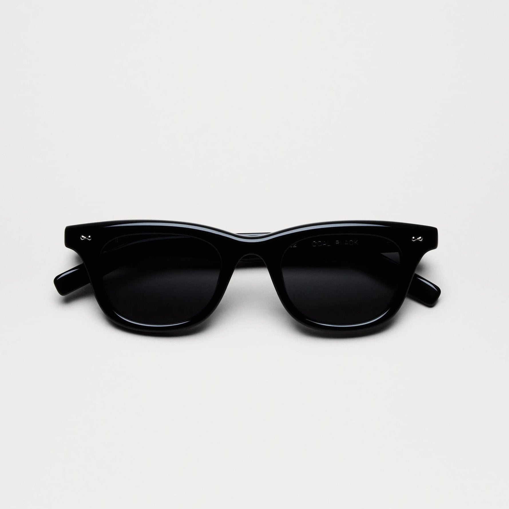 EASE Coal Black