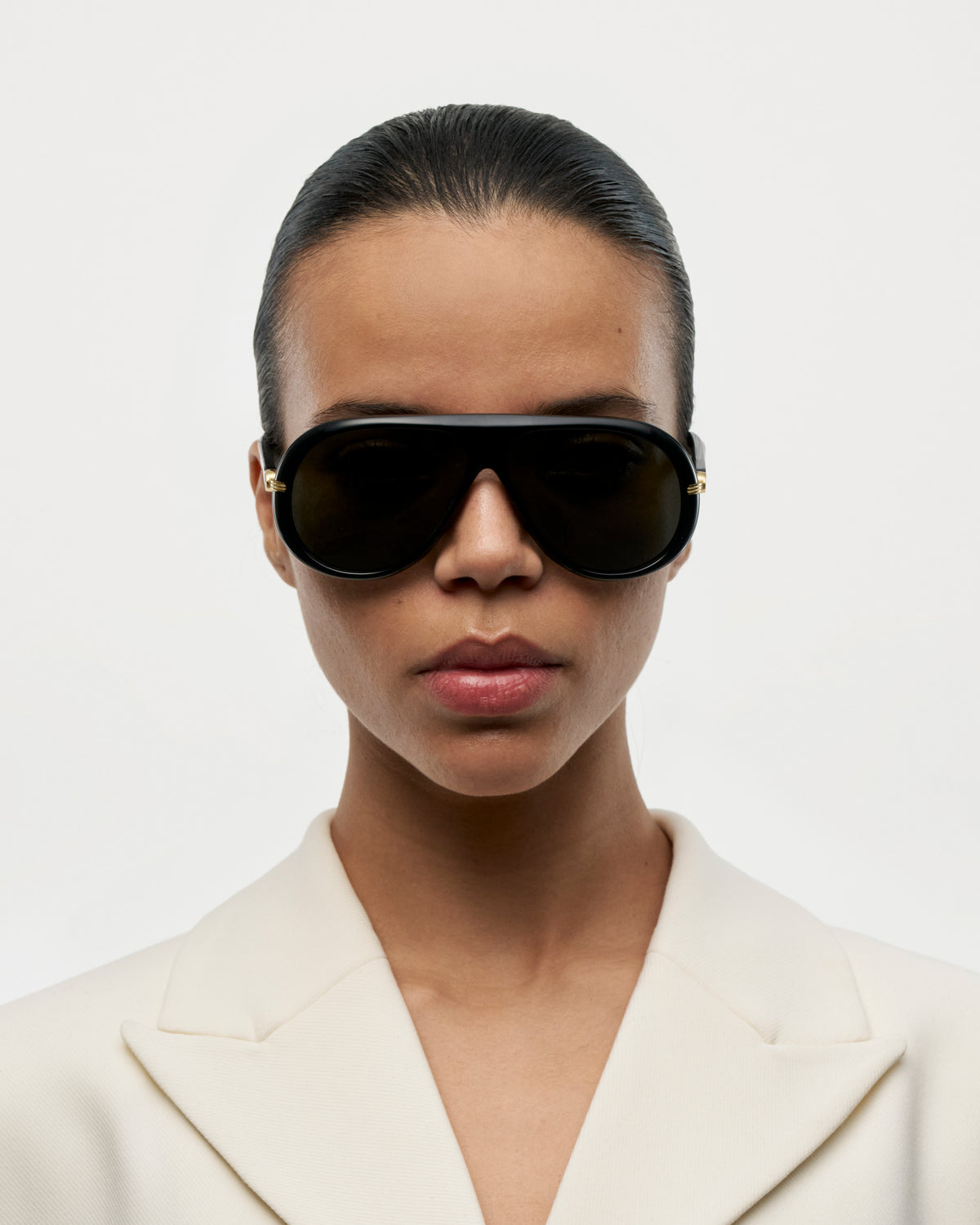 Oona black