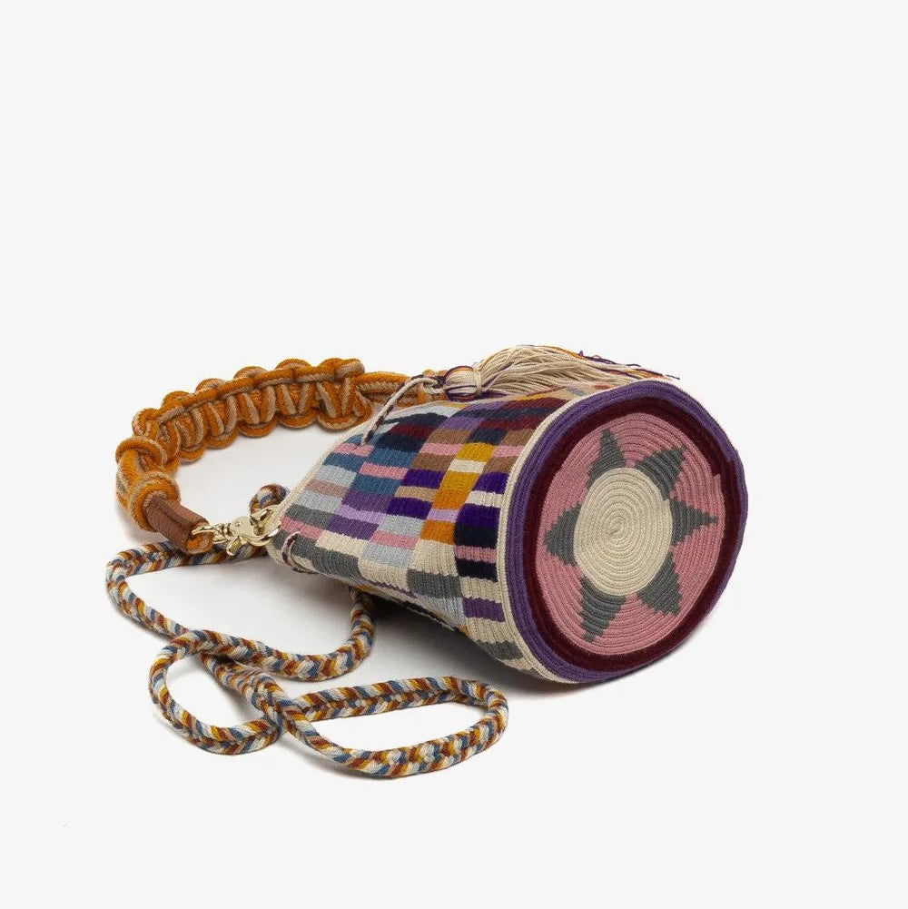 Crossbody M תיק עם ידית מקרמה