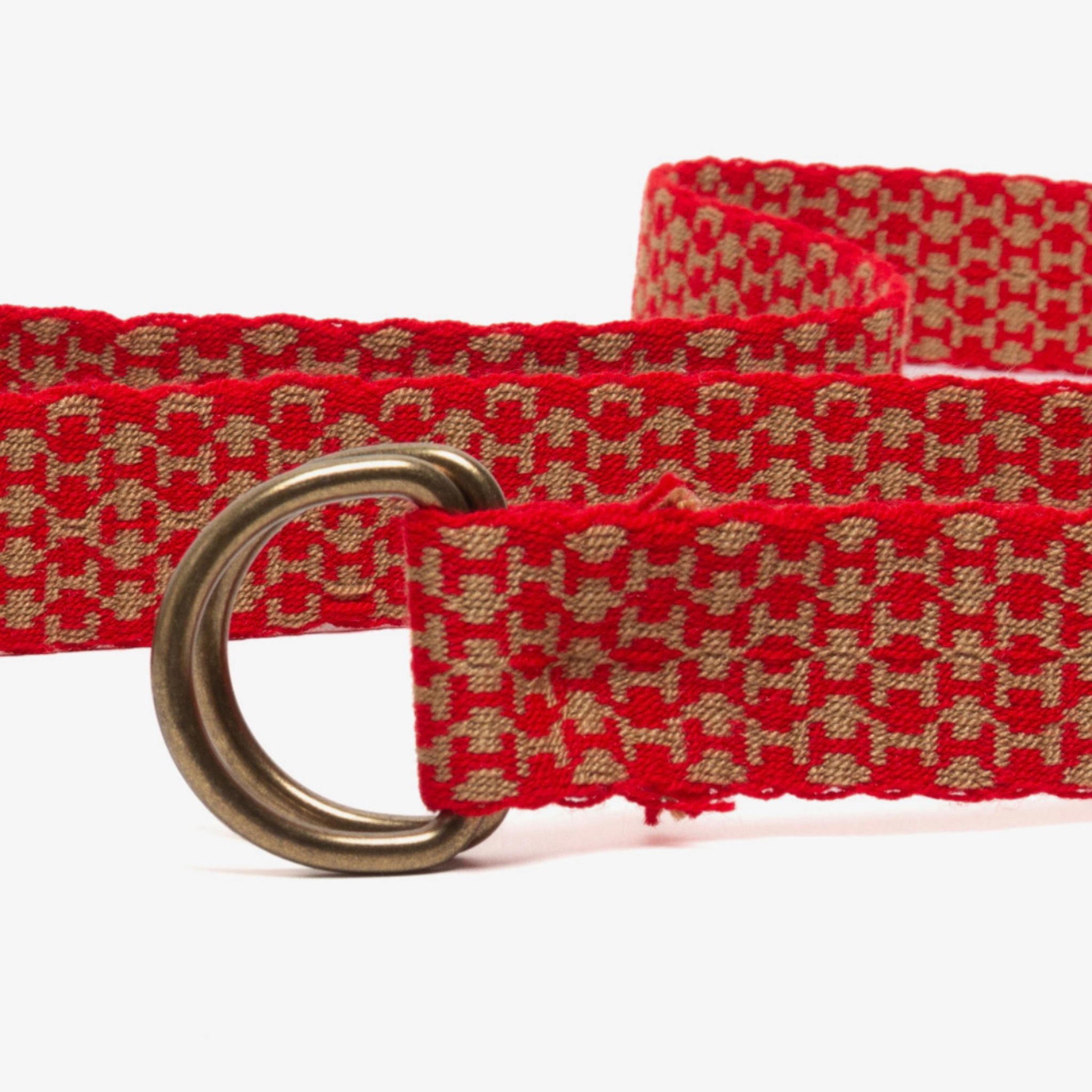 חגורה ארוגה עם אבזם