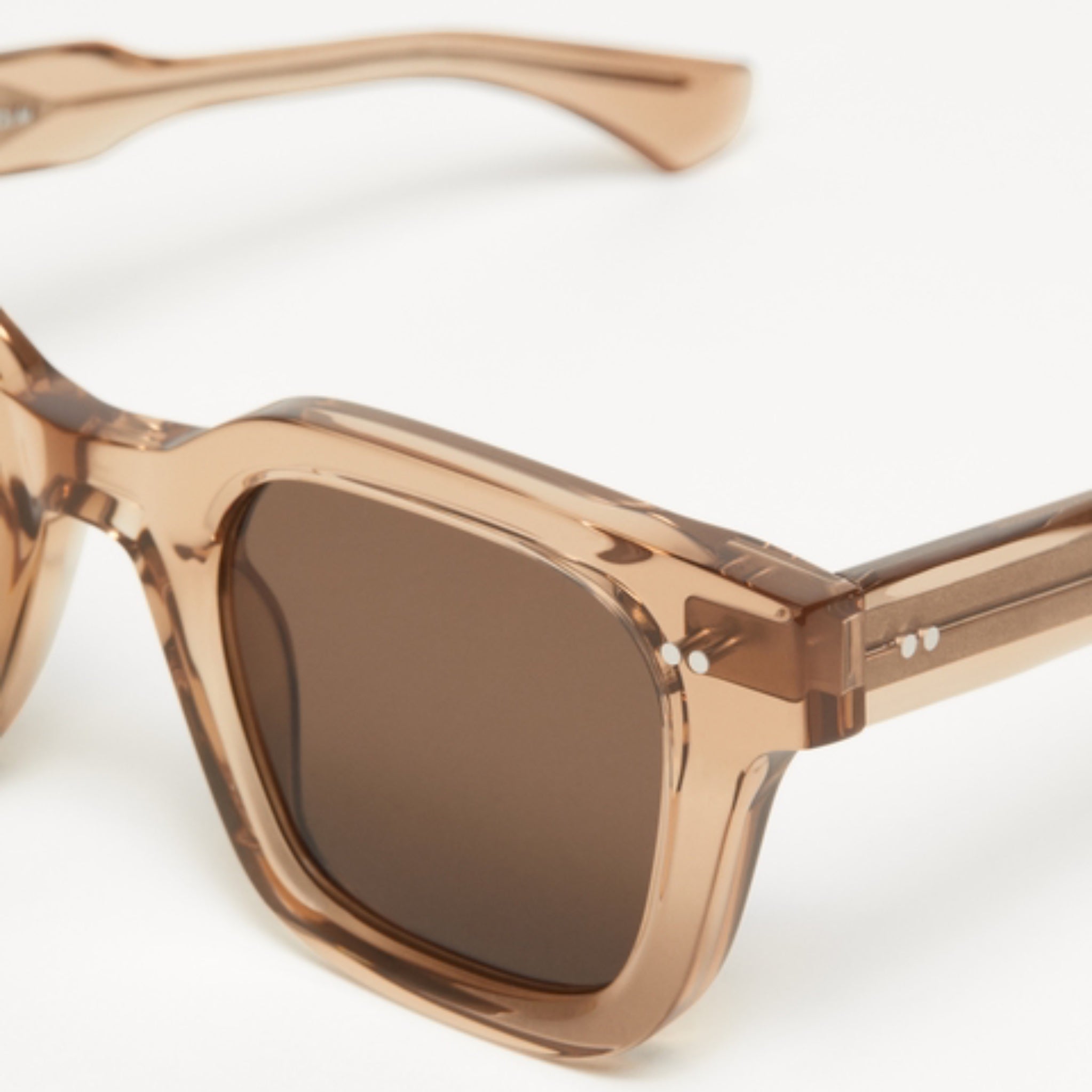 04 LIGHT BROWN