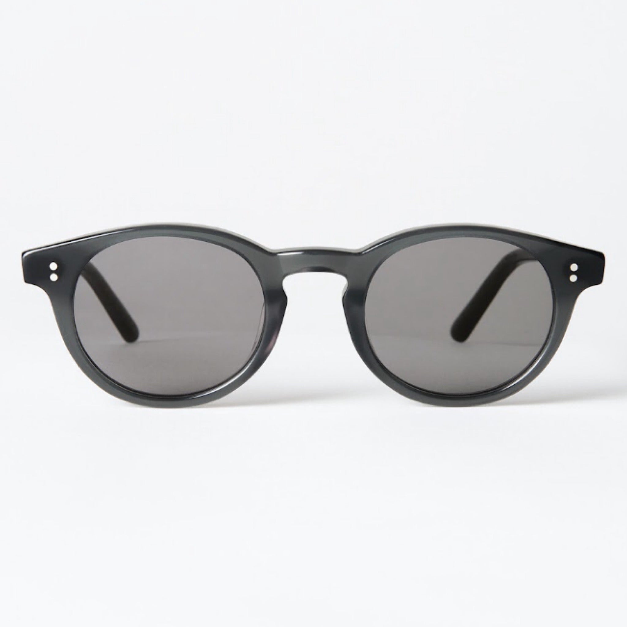 03 Dark Grey