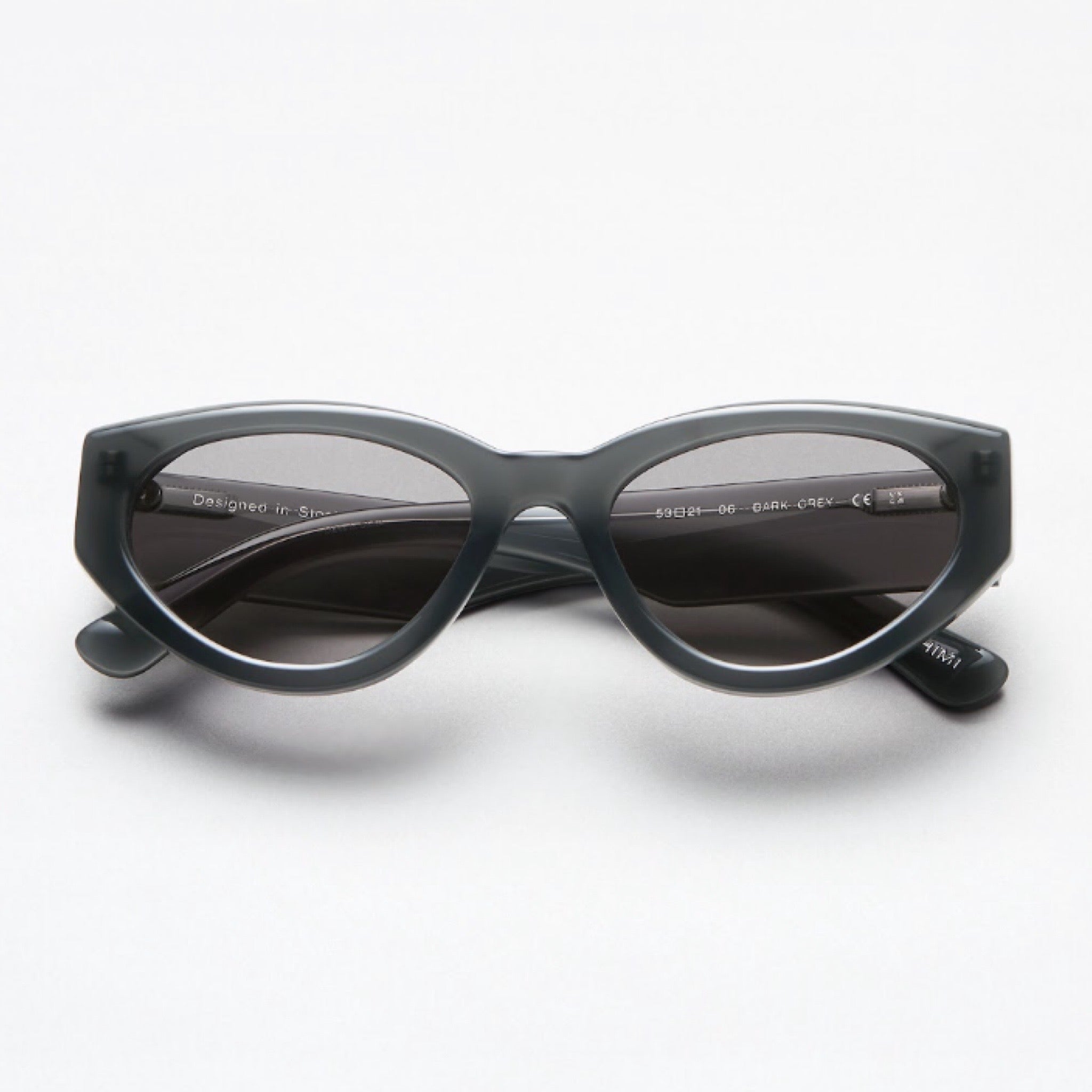 06 Dark Grey