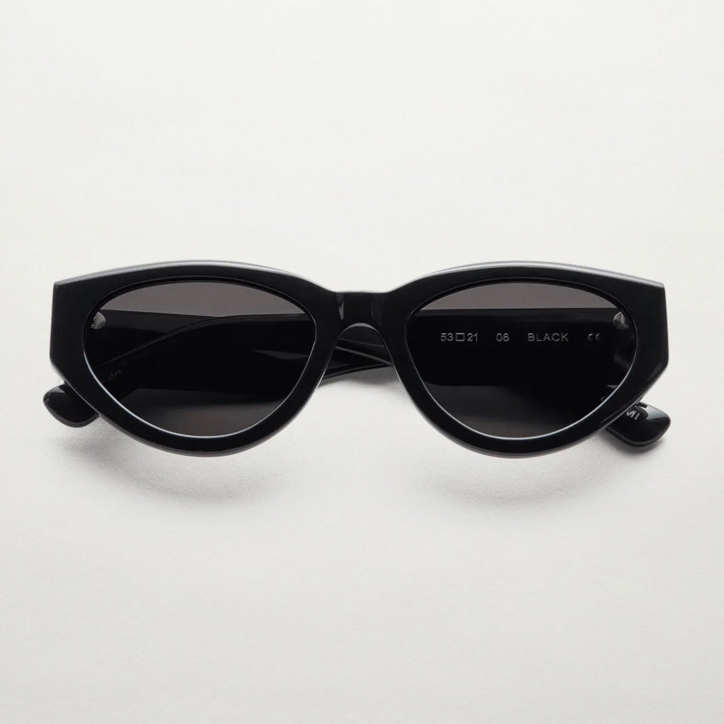 06 Black
