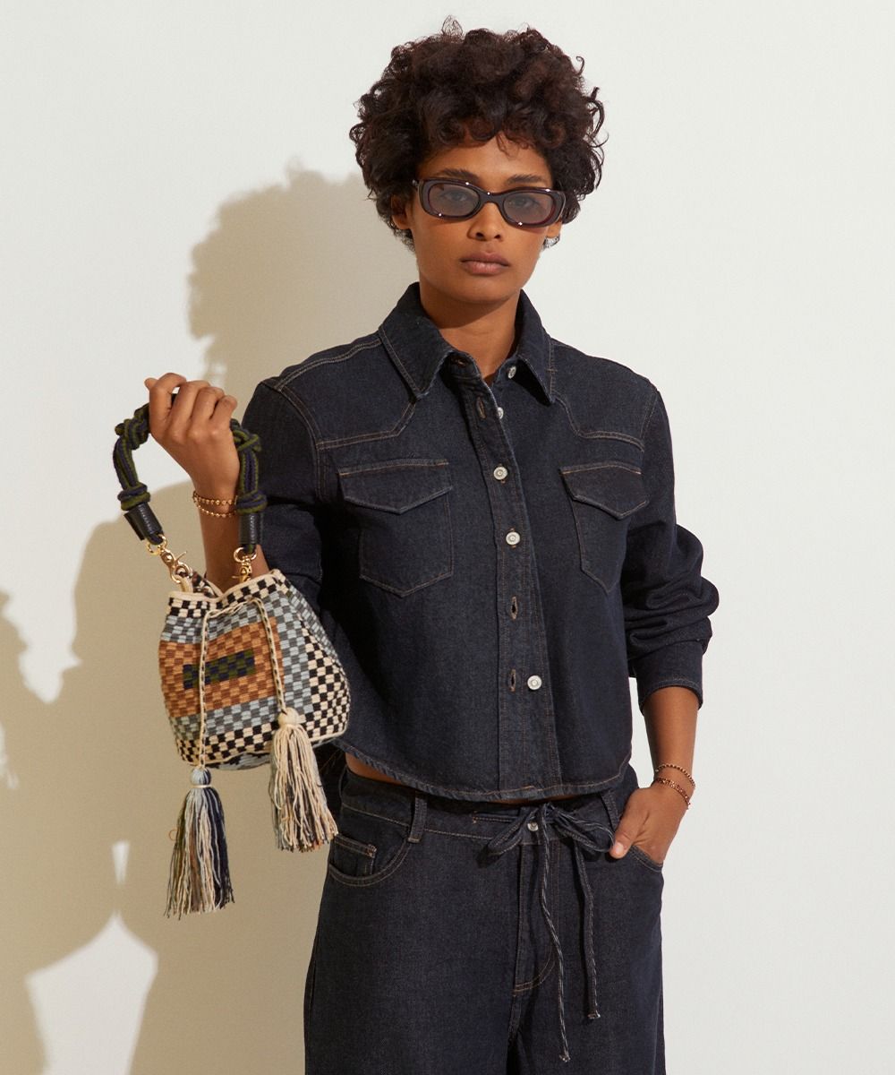 Crossbody M תיק עם ידית מקרמה