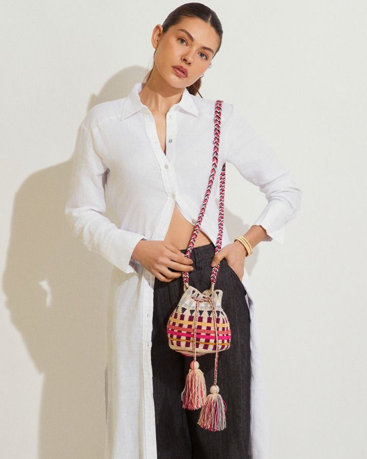 Crossbody M תיק עם ידית מקרמה