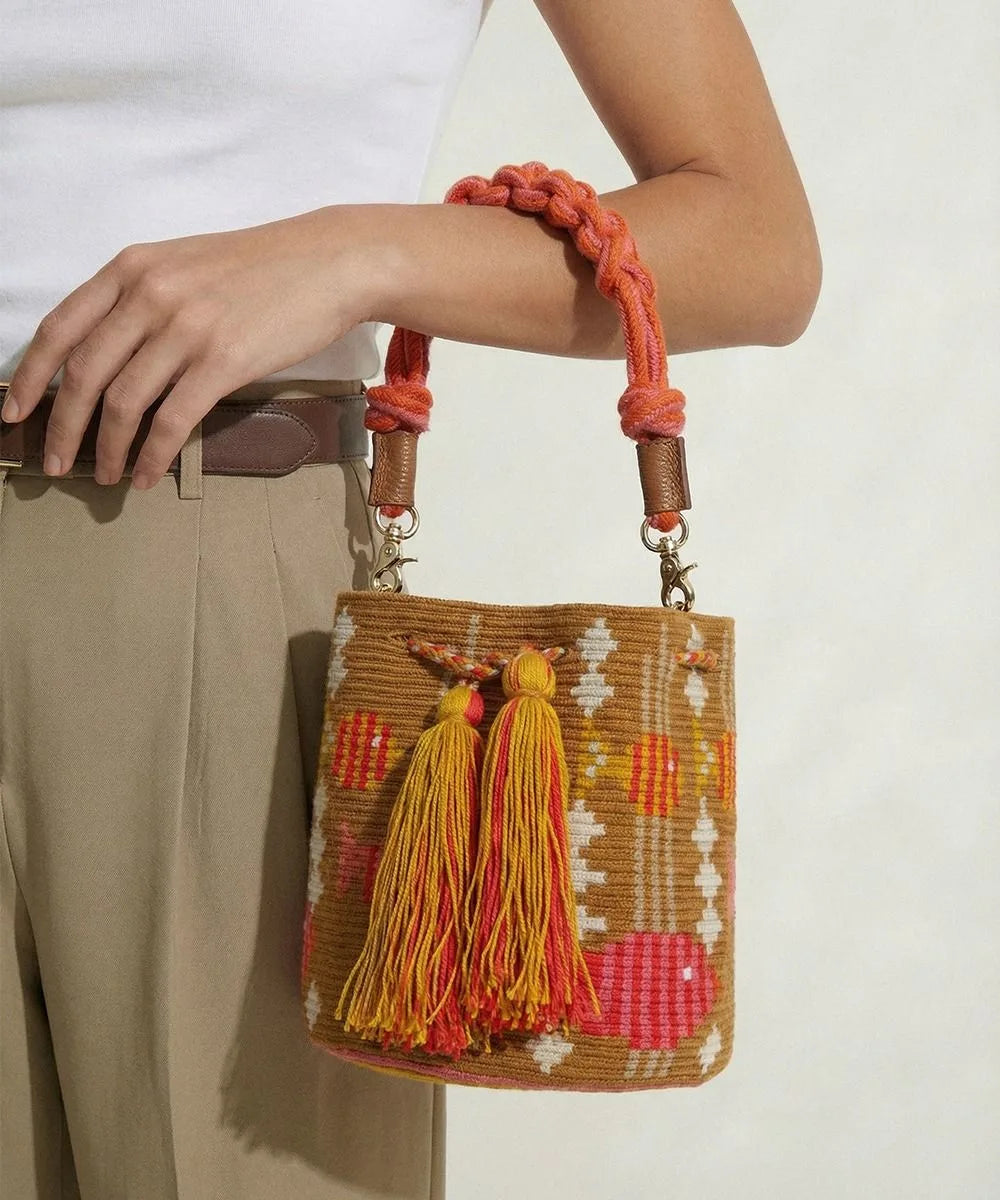Crossbody M תיק עם ידית מקרמה