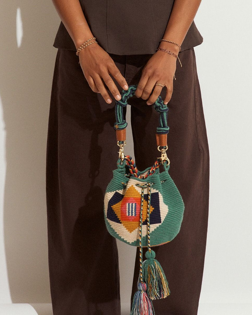 Crossbody M תיק עם ידית מקרמה
