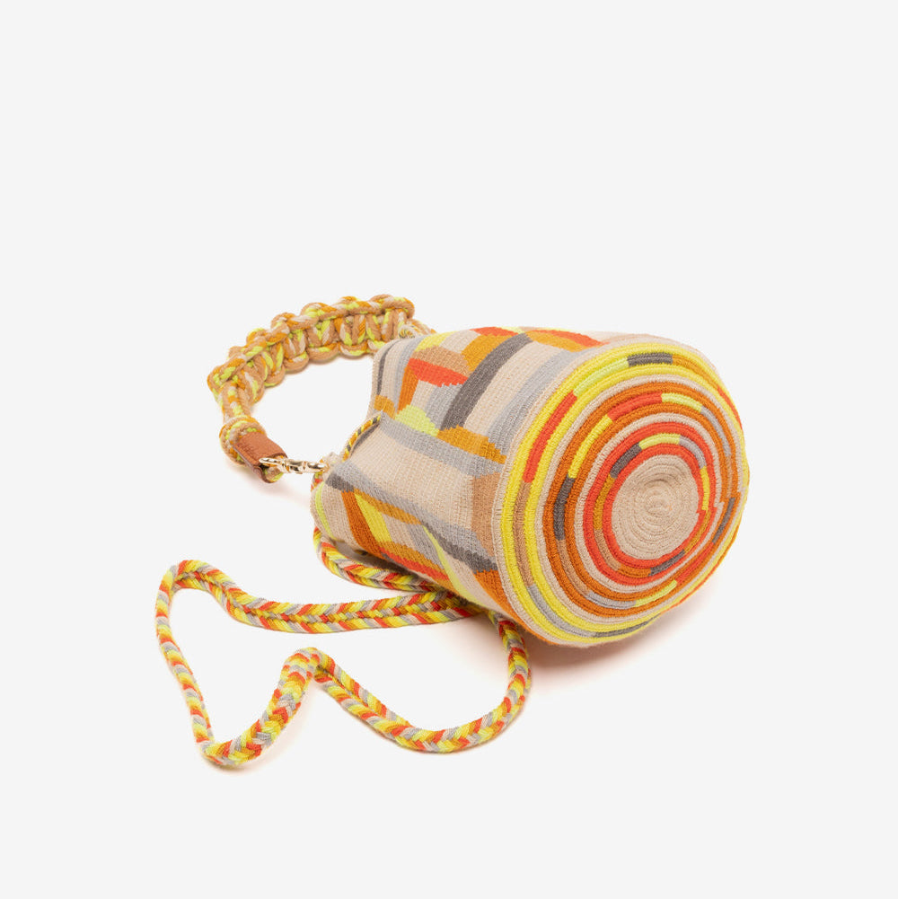 Crossbody M תיק עם ידית מקרמה