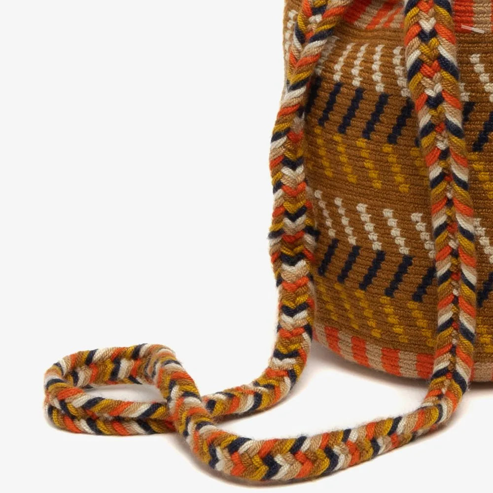 Crossbody M תיק עם ידית מקרמה