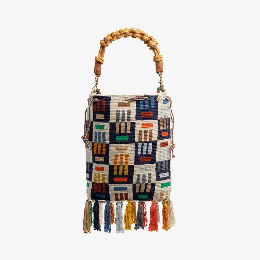 Zoe Bag  תיק עם ידית מקרמה ופרנזים