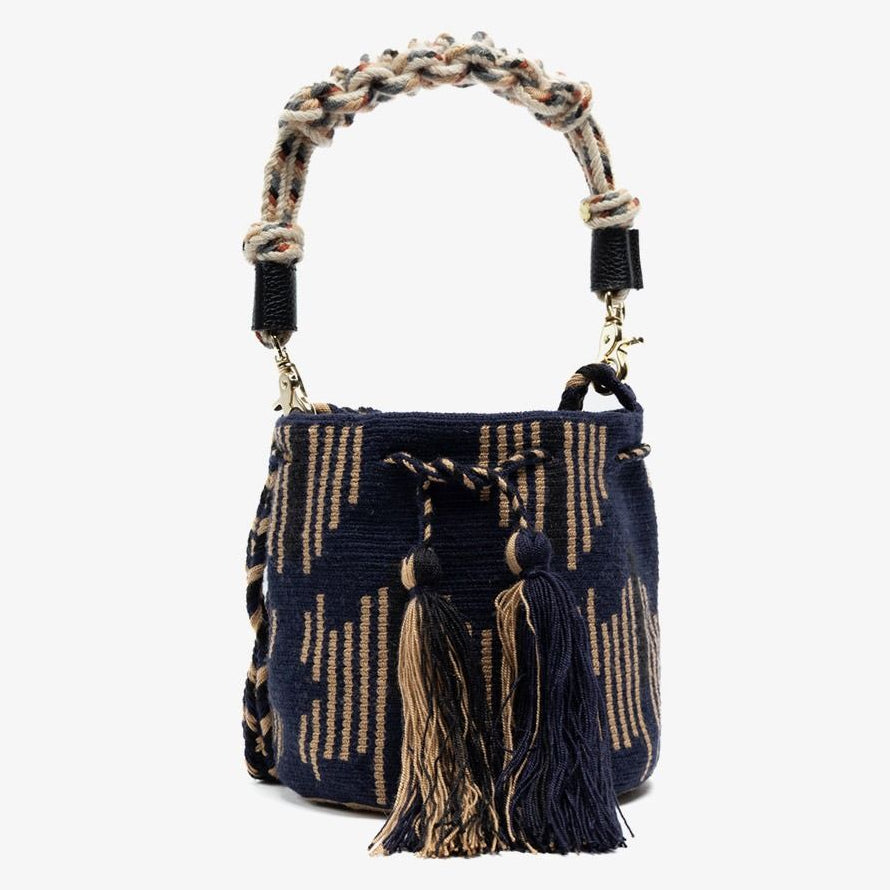 Crossbody M תיק עם ידית מקרמה