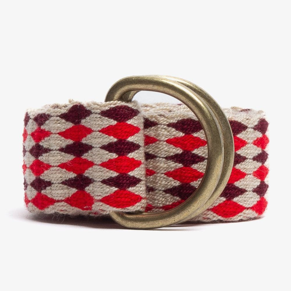 חגורה ארוגה עם אבזם