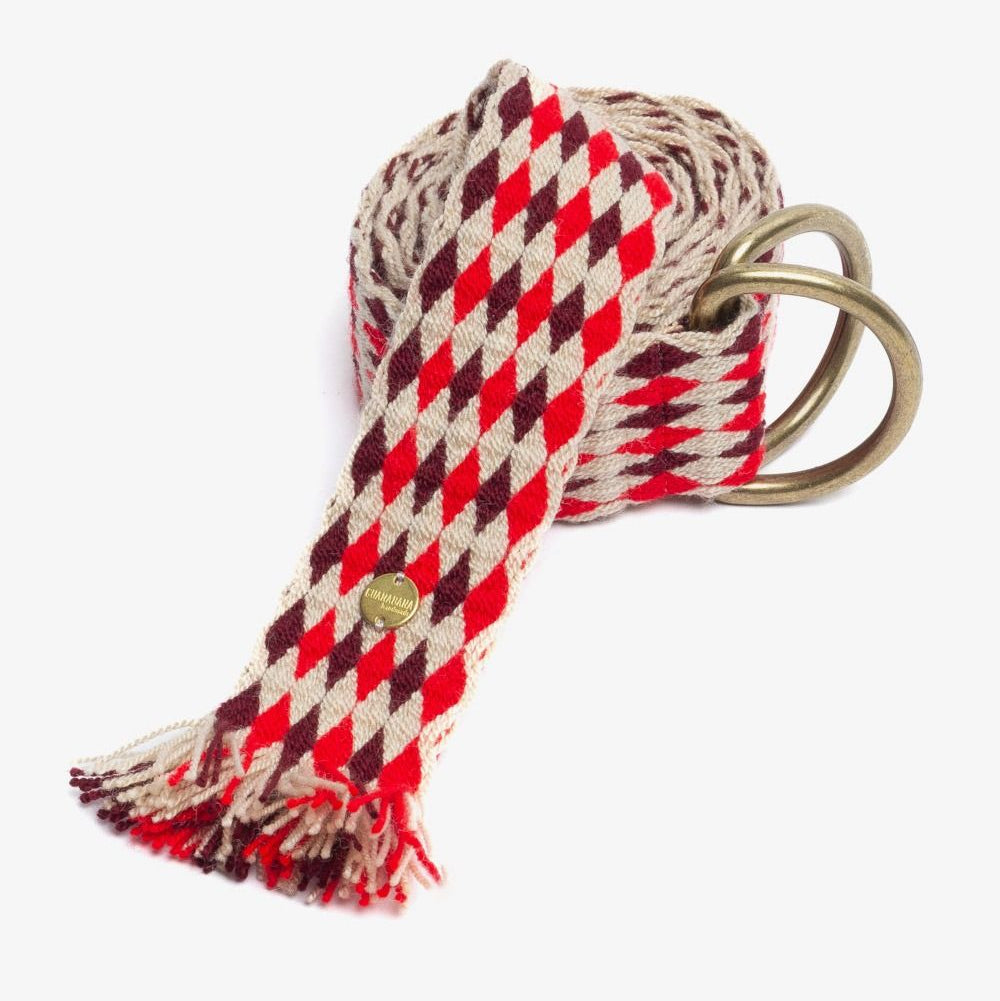 חגורה ארוגה עם אבזם