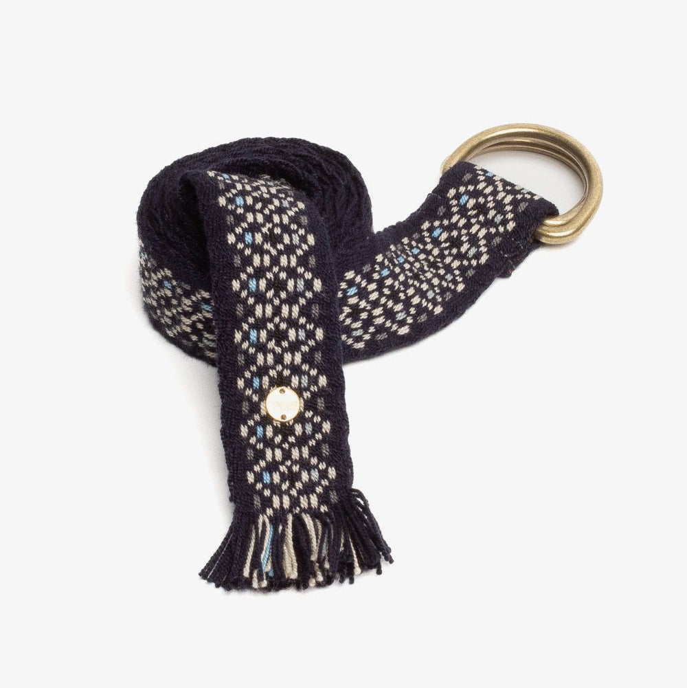 חגורה ארוגה עם אבזם