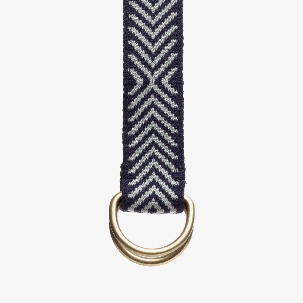 חגורה ארוגה עם אבזם