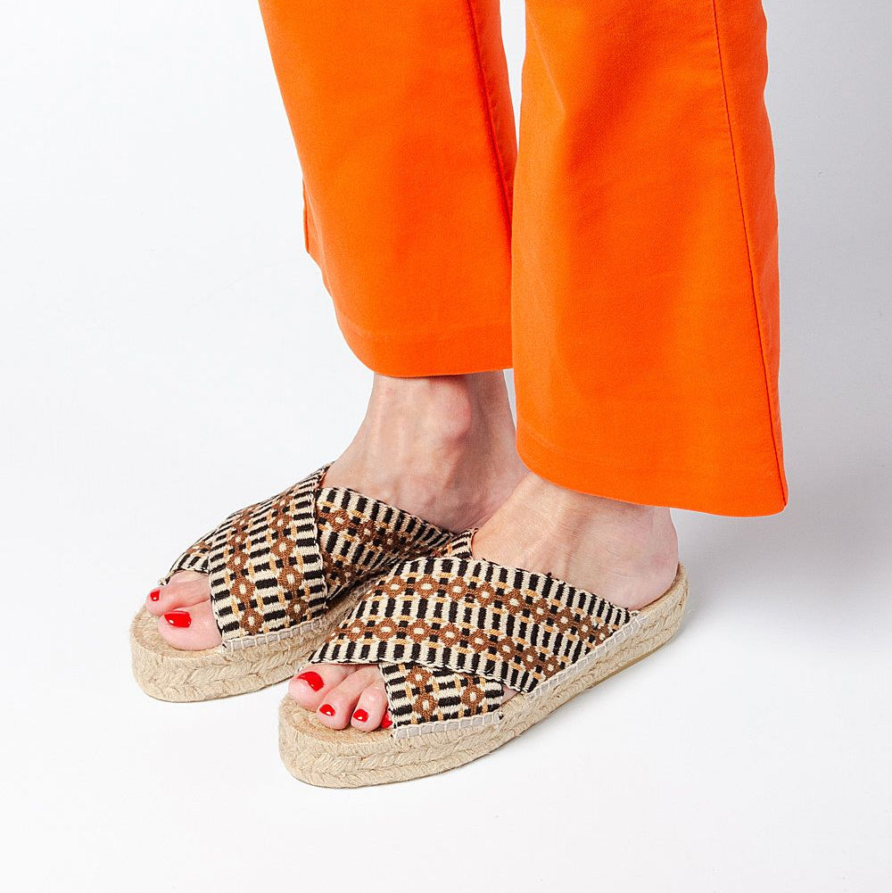 נעלי Espadrille